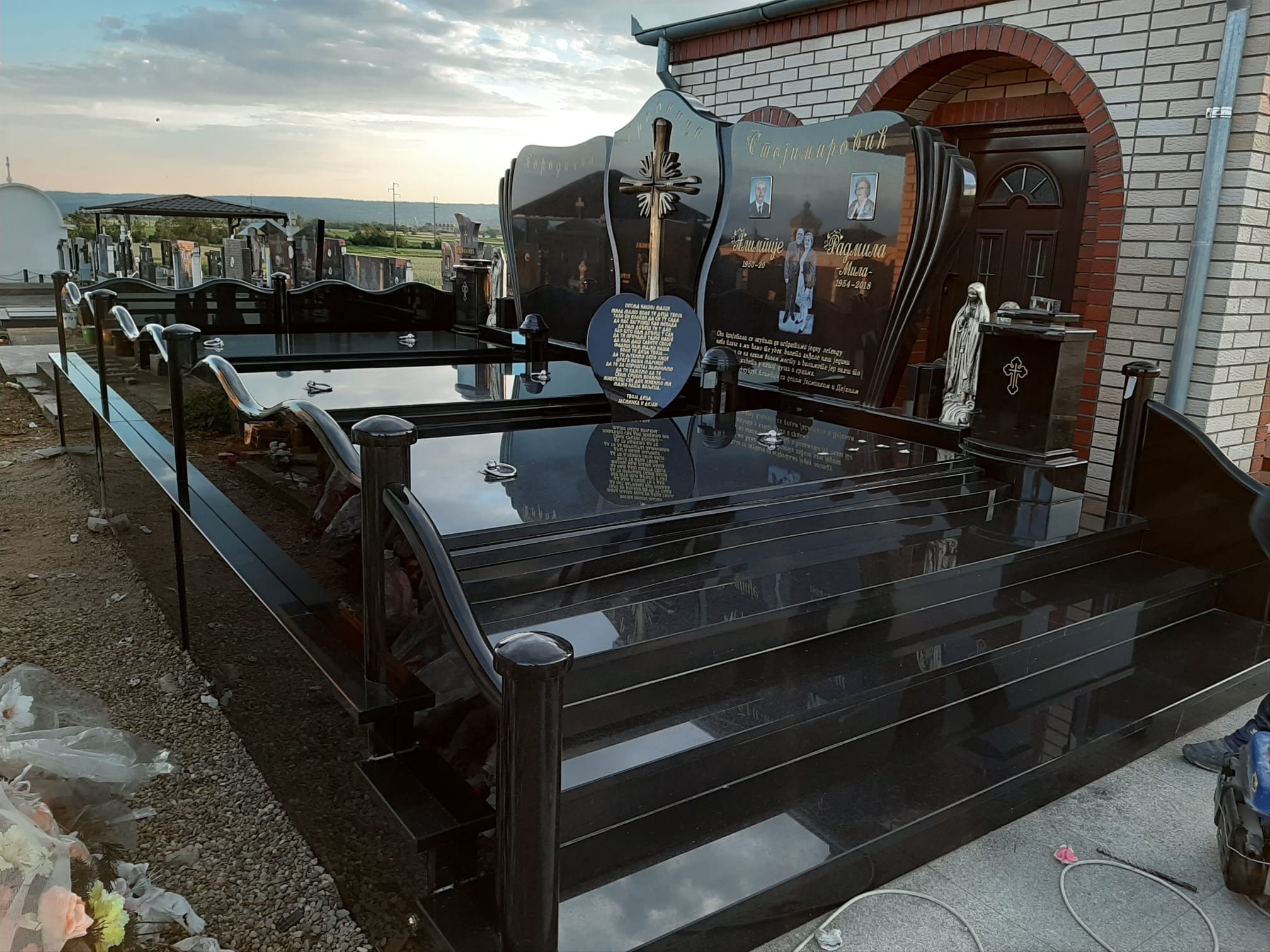 nadgrobni spomenici - o nama